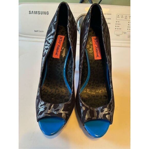 Betsey Johnson Stilleto’s - Picture 1 of 8